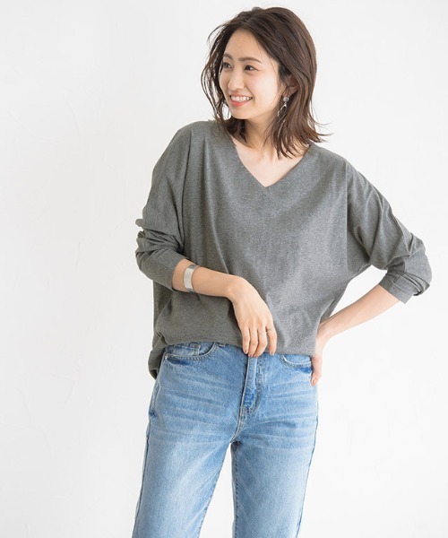 Pierrot（ピエロ）の「VネックドルマンTシャツ 綿100%（Tシャツ/カットソー・レディース・ホワイト/ブラック/ネイビー/ブラウン系その他/チャコール/グリーン系その他・M/L）」の18枚目の写真