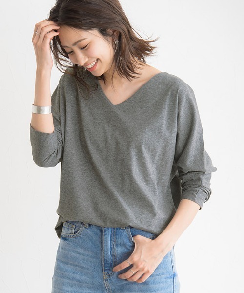 Pierrot（ピエロ）の「VネックドルマンTシャツ 綿100%（Tシャツ/カットソー・レディース・ホワイト/ブラック/ネイビー/ブラウン系その他/チャコール/グリーン系その他・M/L）」の19枚目の写真