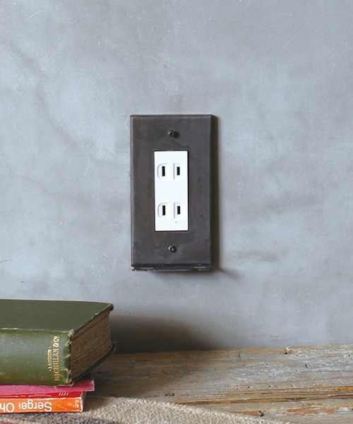 a.depeche（アデペシュ）の「iron cord keeper concent cover  アイアンコンセントカバー（インテリア雑貨・レディース・アンティークシルバー・FREE）」の2枚目の写真