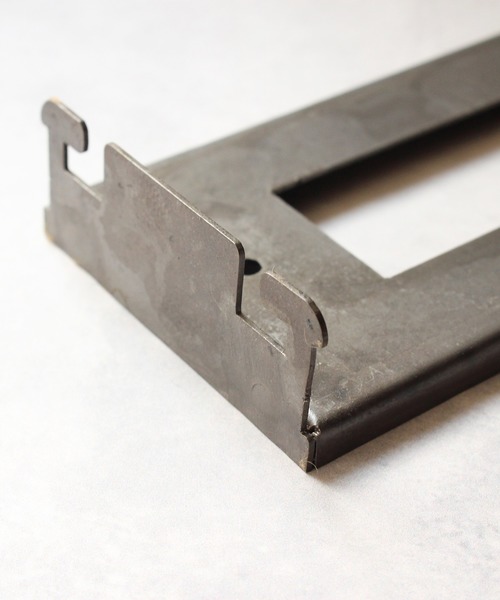 a.depeche（アデペシュ）の「iron cord keeper concent cover  アイアンコンセントカバー（インテリア雑貨・レディース・アンティークシルバー・FREE）」の3枚目の写真