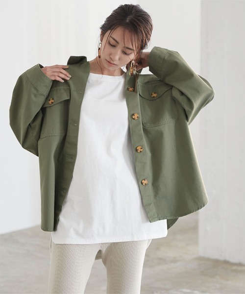 titivate（ティティベイト）の「ｵｰﾊﾞｰｻｲｽﾞｼｬﾂ/ｼﾞｬｹｯﾄ（シャツ/ブラウス・レディース・ベージュ/アイボリー/ライトカーキ・M）」の3枚目の写真