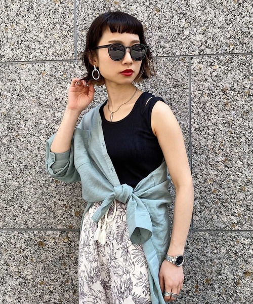 PAGEBOY（ページボーイ）の「ショルダースリットタンク（タンクトップ・レディース・グレイッシュベージュ/グリーン/オフホワイト/ブラック・FREE）」の8枚目の写真