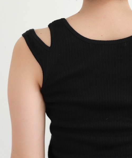 PAGEBOY（ページボーイ）の「ショルダースリットタンク（タンクトップ・レディース・グレイッシュベージュ/グリーン/オフホワイト/ブラック・FREE）」の18枚目の写真