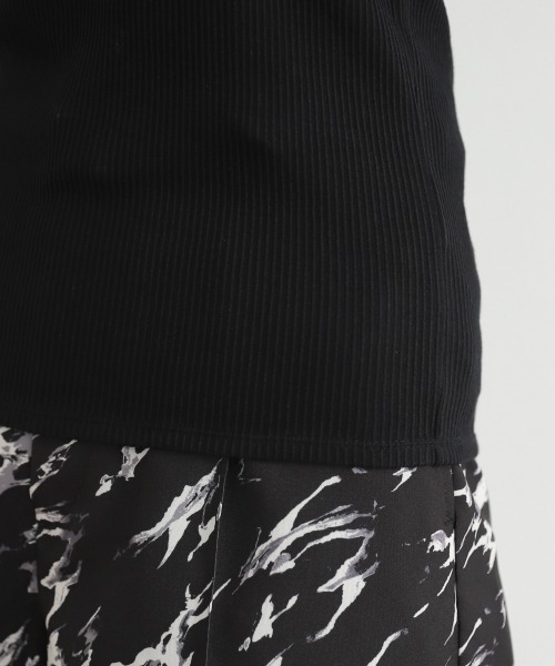 PAGEBOY（ページボーイ）の「ショルダースリットタンク（タンクトップ・レディース・グレイッシュベージュ/グリーン/オフホワイト/ブラック・FREE）」の21枚目の写真