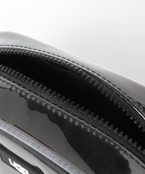 UGG（アグ）の「UGG Janey II Clear Sheepskin (BLACK)（ショルダーバッグ・レディース・ブラック・FREE）」の4枚目の写真