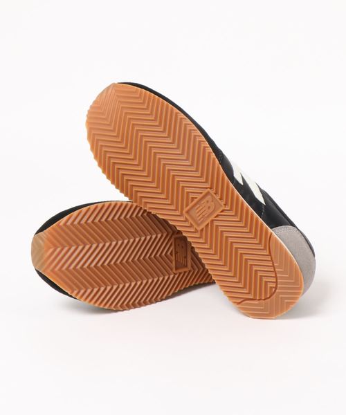 NEW BALANCE（ニューバランス）の「New Balance ニューバランス U220  2020AW（スニーカー・レディース・ブラック/レッド系その他・23cm/23.5cm/24.0cm）」の3枚目の写真