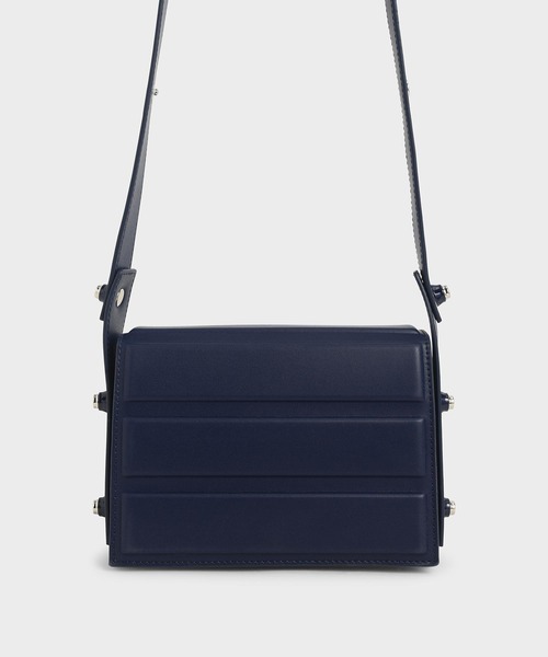 CHARLES & KEITH(チャールズ & キース)の「アイレットエンベリッシュド トップハンドルバッグ / Eyelet-Embellished Top Handle Bag(ハンドバッグ・レディース・ホワイト/ブラック/レッド/ダークブルー・S)」の3枚目の写真