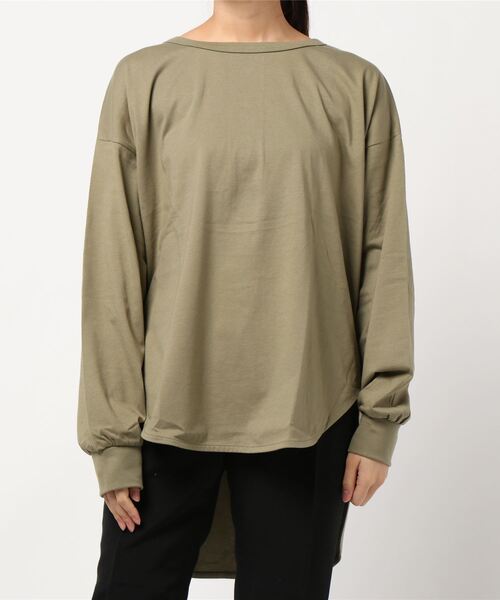 KOBE LETTUCE(コウベレタス)の「バックボタンオーバーサイズカットソートップス(Tシャツ/カットソー・レディース・オフホワイト/カーキ/ブラック系その他/ブラウン系その他/グレイッシュベージュ/ミント/ブラック/ベージュ/ブラウン/イエロー系・FREE/L/M)」の1枚目の写真