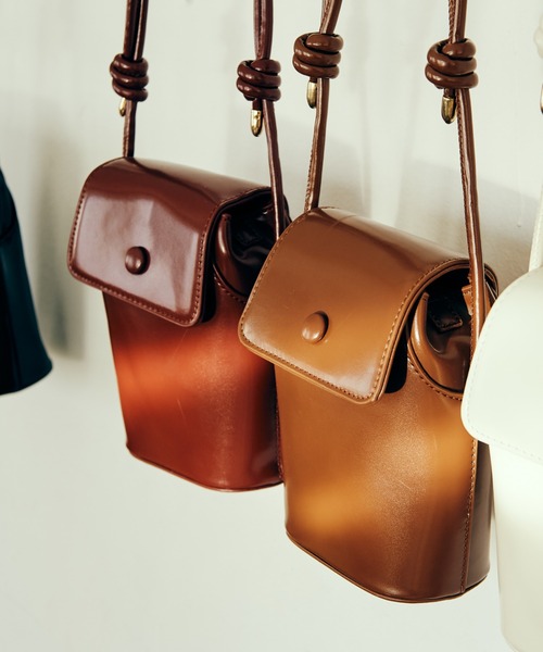 LAYMEE（レイミー）の「Liam bag / リアムバッグ（ショルダーバッグ・レディース・ホワイト/ブラック/ブラウン/ワインレッド・FREE）」の12枚目の写真