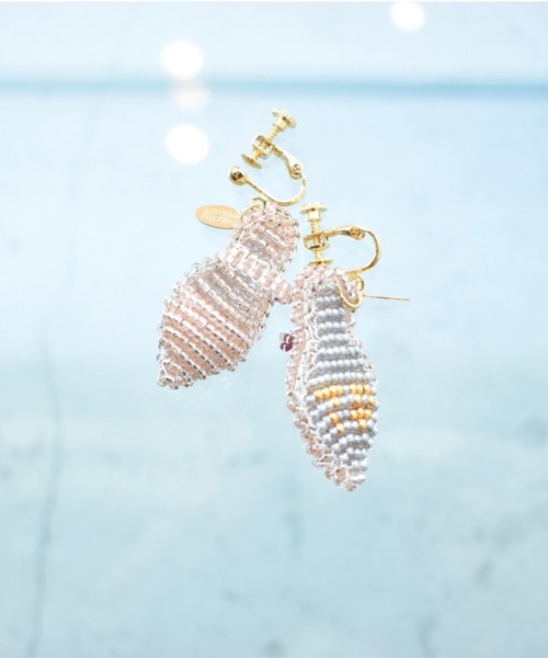 THEATRE PRODUCTS(シアタープロダクツ)の「ビーズストラップサンダルイヤリング(イヤリング・レディース・ホワイト/ブルー/ピンク/バーガンディー・FREE)」の3枚目の写真