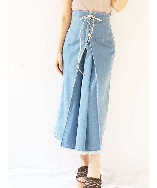 MERCURYDUO（マーキュリーデュオ）の「デニムレースアップタイトスカート（スカート・レディース・ライトブルー・SMALL/MEDIUM）」の11枚目の写真