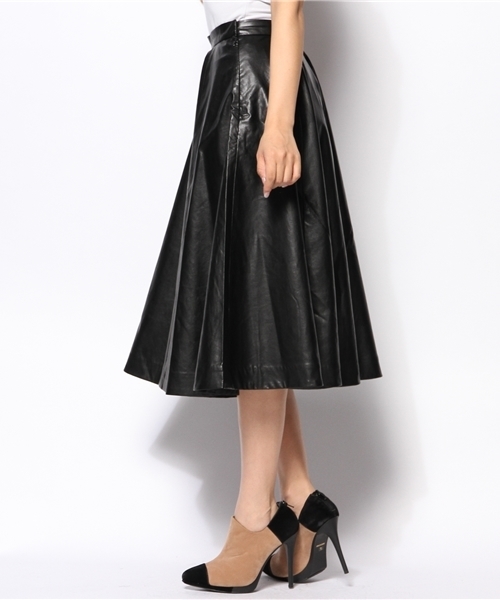MOUSSY(マウジー)の「FAKE LEATHER SK(スカート・レディース・ブラック・2/1/0)」の2枚目の写真