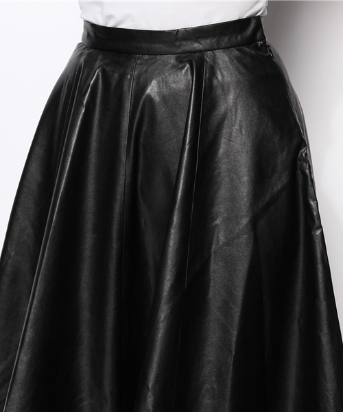 MOUSSY(マウジー)の「FAKE LEATHER SK(スカート・レディース・ブラック・2/1/0)」の4枚目の写真