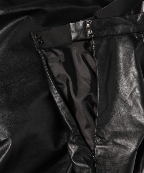 MOUSSY(マウジー)の「FAKE LEATHER SK(スカート・レディース・ブラック・2/1/0)」の6枚目の写真