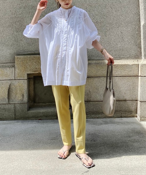 CAPRICIEUX LE'MAGE(カプリシューレマージュ)の「シャーリングVカットシャツ(シャツ/ブラウス・レディース・ブルー/ブラック/ホワイト・FREE)」の6枚目の写真