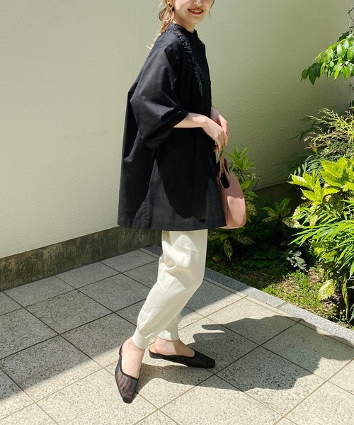 CAPRICIEUX LE'MAGE(カプリシューレマージュ)の「シャーリングVカットシャツ(シャツ/ブラウス・レディース・ブルー/ブラック/ホワイト・FREE)」の21枚目の写真