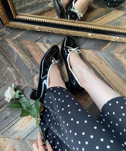 one after another NICE CLAUP（ワンアフターアナザーナイスクラップ）の「ヒールアップバレエシューズ（パンプス・レディース・ブラック/アイボリー・LL/S/M/L）」の3枚目の写真