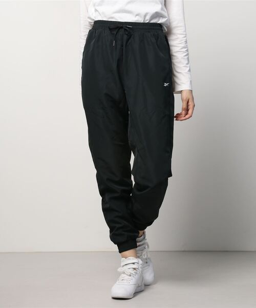 Reebok（リーボック）の「ワークアウト レディー ウーブン ジョガー / Workout Ready Woven Joggers（スウェットパンツ・レディース・ブラック・SMALL/MEDIUM/LARGE/X-LARGE/XX-LARGE/X-SMALL）」の4枚目の写真