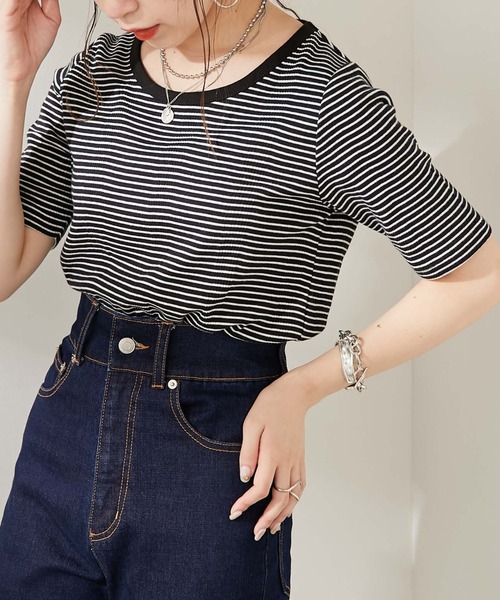 Chico（チコ）の「【新色追加】ボーダー配色チビT（Tシャツ/カットソー・レディース・ホワイト/グリーン/ピンク/ブラック/グリーン系その他/ブラウン/アイボリー/ブラック系その他・FREE）」の3枚目の写真