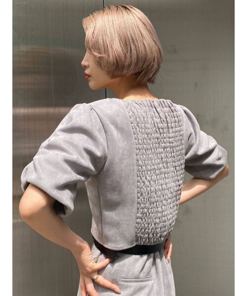 EMODA（エモダ）の「フロントギャザーショートトップ（Tシャツ/カットソー・レディース・カーキ/ブラック/ブラウン/グレー・FREE）」の8枚目の写真