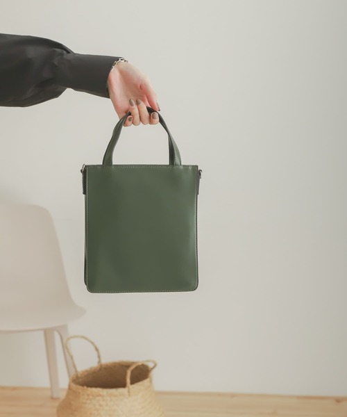 SENSE OF PLACE by URBAN RESEARCH（センスオブプレイスバイアーバンリサーチ）の「2WAYスクエアミニトートバッグ（ショルダーバッグ・レディース・ブラック/ベージュ/カーキ・ONE）」の3枚目の写真