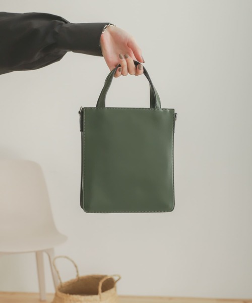 SENSE OF PLACE by URBAN RESEARCH（センスオブプレイスバイアーバンリサーチ）の「2WAYスクエアミニトートバッグ（ショルダーバッグ・レディース・ブラック/ベージュ/カーキ・ONE）」の4枚目の写真