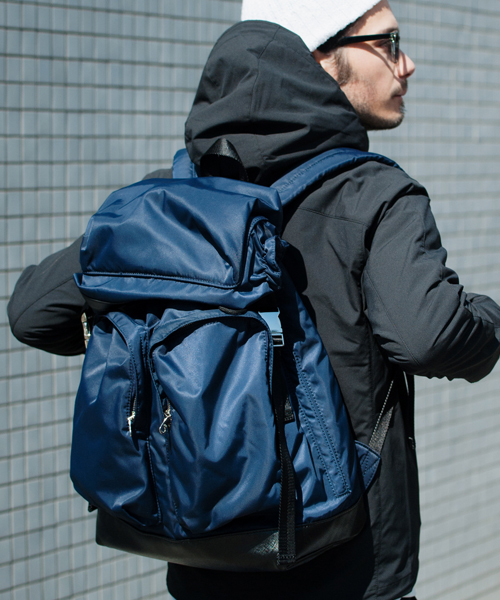 green label relaxing（グリーンレーベルリラクシング）の「【WEB限定】 ★★TOP LID フラップバック（バックパック/リュック・メンズ・ブラック/ネイビー・FREE）」の5枚目の写真