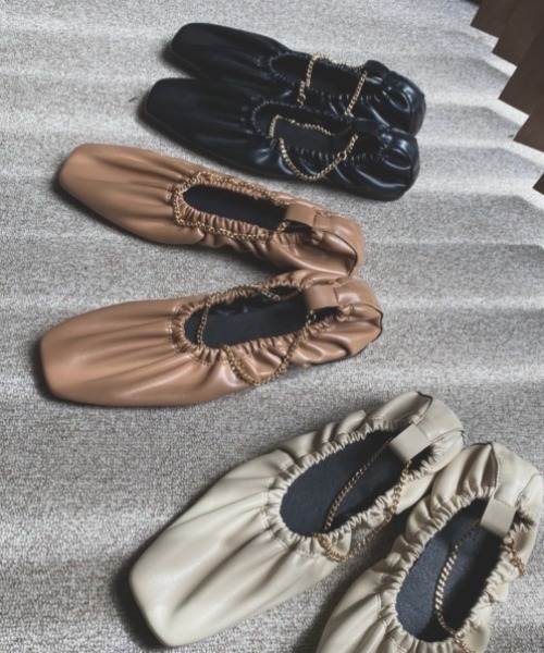 Aunt Marie's（アントマリーズ）の「アンクレットバレエシューズ / フラットシューズ（バレエシューズ・レディース・ベージュ/アイボリー/ブラック・LARGE/MEDIUM/SMALL）」の4枚目の写真