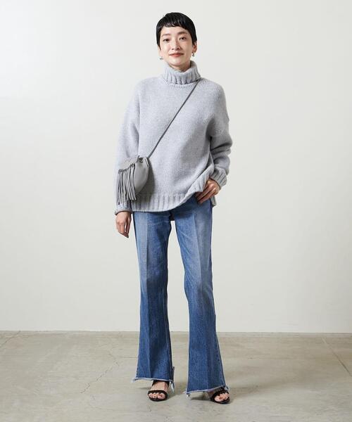 INSCRIRE(アンスクリア)の「<INSCRIRE(アンスクリア)>スリット フレア デニムパンツ-united LOVE project 2021†◆(デニムパンツ・レディース・コバルトブルー・36/34)」の13枚目の写真