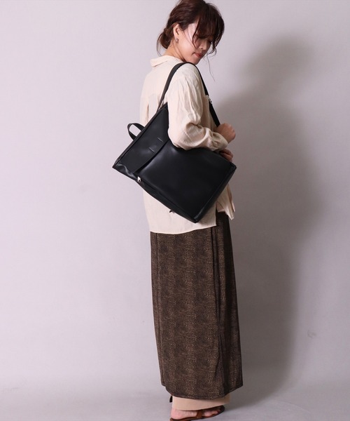 Legato Largo（レガートラルゴ）の「(LF)【Legato Largo】ジェンダーレス フェイクレザー リュック（バックパック/リュック・レディース・ブラック/ベージュ/ブラウン/アイボリー・ONE SIZE）」の5枚目の写真