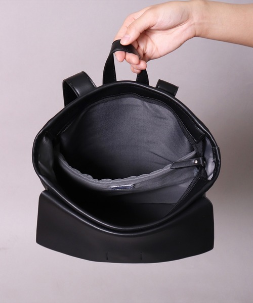 Legato Largo（レガートラルゴ）の「(LF)【Legato Largo】ジェンダーレス フェイクレザー リュック（バックパック/リュック・レディース・ブラック/ベージュ/ブラウン/アイボリー・ONE SIZE）」の9枚目の写真