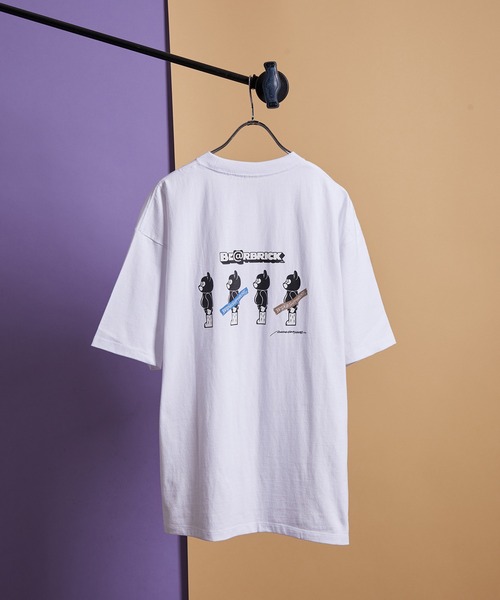 BE@RBRICK（ベアブリック）の「BE@RBRICK×BRIDGE SHIP HOUSEバックプリントTEE（Tシャツ/カットソー・メンズ・ホワイト/ブラック/ベージュ/サックスブルー・M/L/LL）」の2枚目の写真
