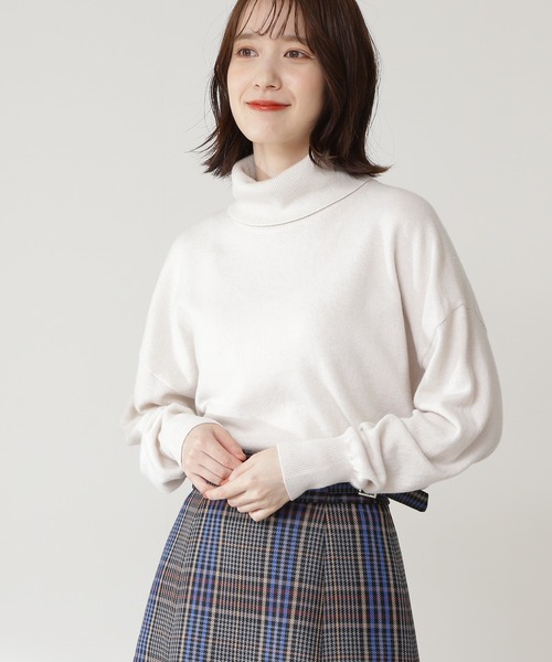 N.(N. Natural Beauty Basic)(エヌエヌナチュラルビューティーベーシック)の「◆ウールカシミヤタートルネックニット(ニット/セーター・レディース・ライトグレー/ライトブルー/ブラック/レッド/オフホワイト・MEDIUM)」の2枚目の写真