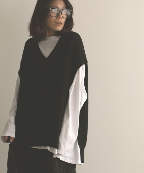 marjour（マージュール）の「RELAX KNIT VEST（ベスト・レディース・ブラック/クリーム・M）」の3枚目の写真