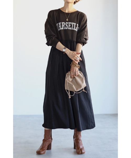 Bonjour Sagan（ボンジュールサガン）の「カレッジロゴ切替ワンピース