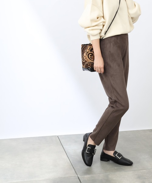 COLONY 2139(コロニートゥーワンスリーナイン)の「フェイクスエードストレッチレギンスパンツ(その他パンツ・レディース・モカ/ブラック・LARGE/SMALL/MEDIUM)」の2枚目の写真