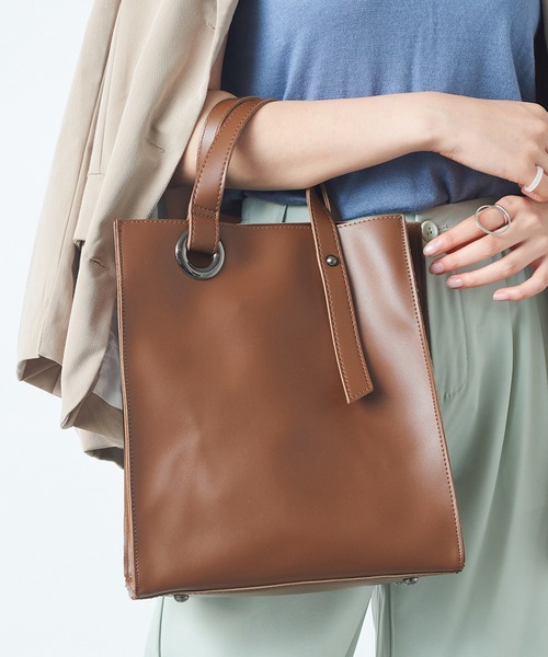 MAISON BREEZE（メゾンブリーズ）の「【MAISON BREEZE】ハイグレードPUスクエアハンドトートバッグ KNF（トートバッグ・レディース・ブラック/ベージュ/ブラウン・FREE）」の2枚目の写真