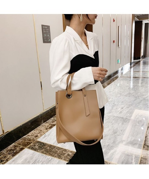 MAISON BREEZE（メゾンブリーズ）の「【MAISON BREEZE】ハイグレードPUスクエアハンドトートバッグ KNF（トートバッグ・レディース・ブラック/ベージュ/ブラウン・FREE）」の10枚目の写真