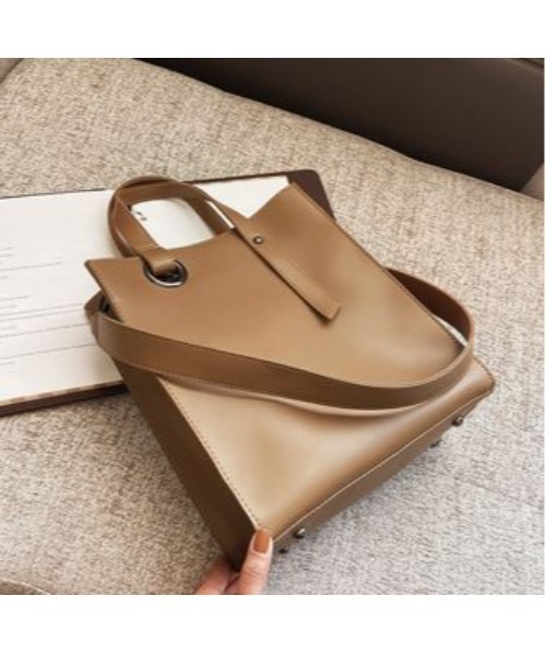 MAISON BREEZE（メゾンブリーズ）の「【MAISON BREEZE】ハイグレードPUスクエアハンドトートバッグ KNF（トートバッグ・レディース・ブラック/ベージュ/ブラウン・FREE）」の21枚目の写真