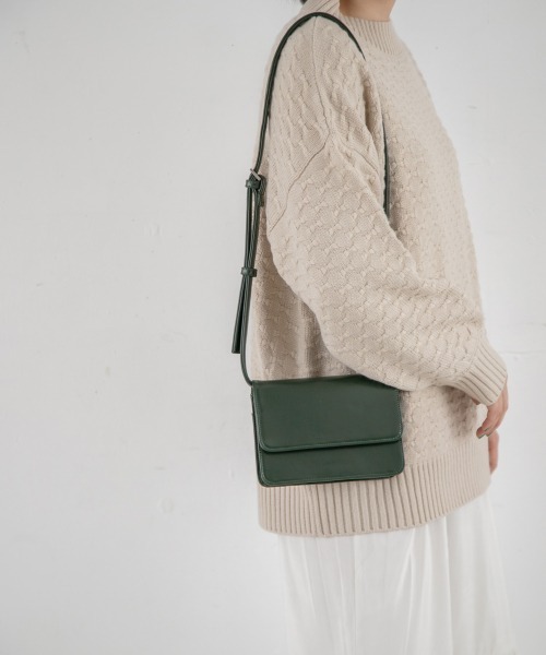 LOWRYS FARM（ローリーズファーム）の「ミニフラップショルダーバッグ　254936（ショルダーバッグ・レディース・ブラック/グリーン/アイボリー・FREE）」の3枚目の写真