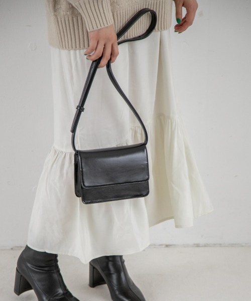 LOWRYS FARM（ローリーズファーム）の「ミニフラップショルダーバッグ　254936（ショルダーバッグ・レディース・ブラック/グリーン/アイボリー・FREE）」の2枚目の写真