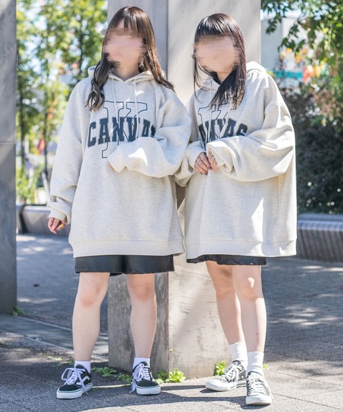 PairPair（ペアペア）の「裏起毛カレッジロゴフーディー(ユニセックス)（パーカー・レディース・グレイッシュブルー/スミクロ/オートミール・FREE）」の21枚目の写真