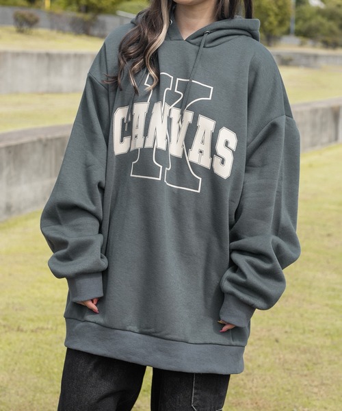 PairPair（ペアペア）の「裏起毛カレッジロゴフーディー(ユニセックス)（パーカー・レディース・グレイッシュブルー/スミクロ/オートミール・FREE）」の22枚目の写真