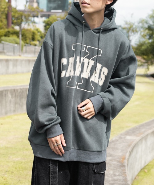 PairPair（ペアペア）の「裏起毛カレッジロゴフーディー(ユニセックス)（パーカー・レディース・グレイッシュブルー/スミクロ/オートミール・FREE）」の11枚目の写真