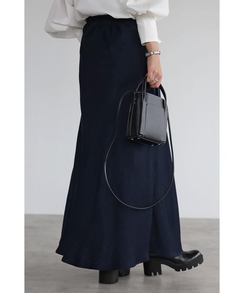 Bonjour Sagan（ボンジュールサガン）の「サイドスリットサテンフレアスカート（スカート・レディース・マスタード/ネイビー・FREE）」の8枚目の写真