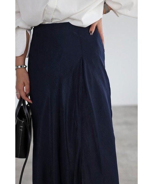 Bonjour Sagan（ボンジュールサガン）の「サイドスリットサテンフレアスカート（スカート・レディース・マスタード/ネイビー・FREE）」の3枚目の写真