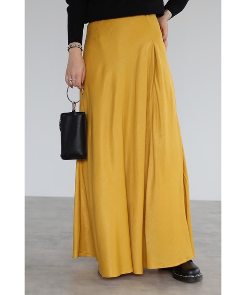 Bonjour Sagan（ボンジュールサガン）の「サイドスリットサテンフレアスカート（スカート・レディース・マスタード/ネイビー・FREE）」の14枚目の写真