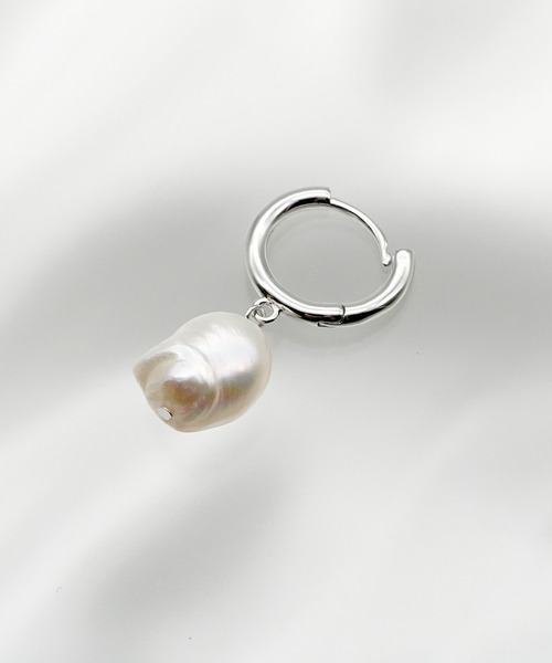 SIGNAL(シグナル)の「【ZOZO限定】Pearl Hoop Pierce / パールフープピアス(ピアス(両耳用)・レディース・シルバー/ゴールド・FREE)」の7枚目の写真