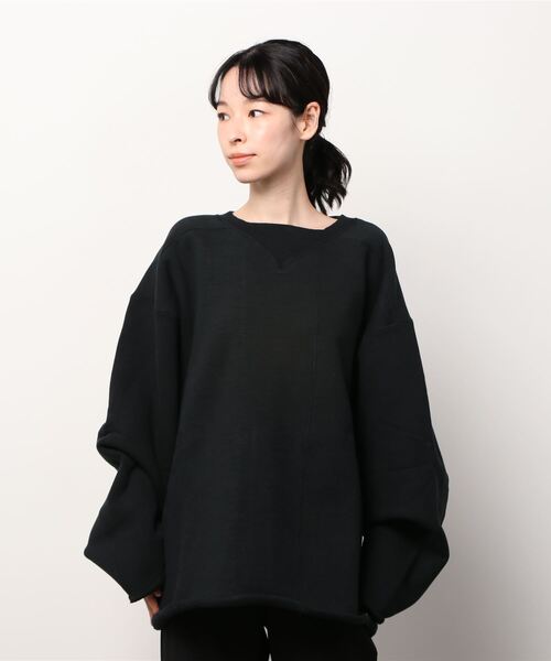 KURO（クロ）の「【KURO】360°STRETCH CREW NECK SWEAT（スウェット・レディース・ホワイト/グレー/ブラック・SMALL/MEDIUM/LARGE）」の2枚目の写真