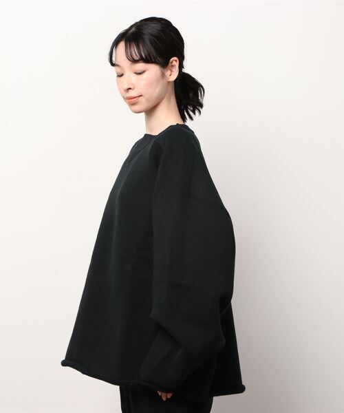 KURO（クロ）の「【KURO】360°STRETCH CREW NECK SWEAT（スウェット・レディース・ホワイト/グレー/ブラック・SMALL/MEDIUM/LARGE）」の4枚目の写真